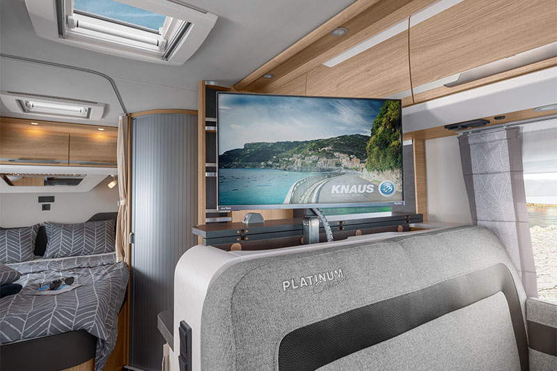 Wohnmobil mieten - SkyWave Family Clas - Interior - Wall Camper